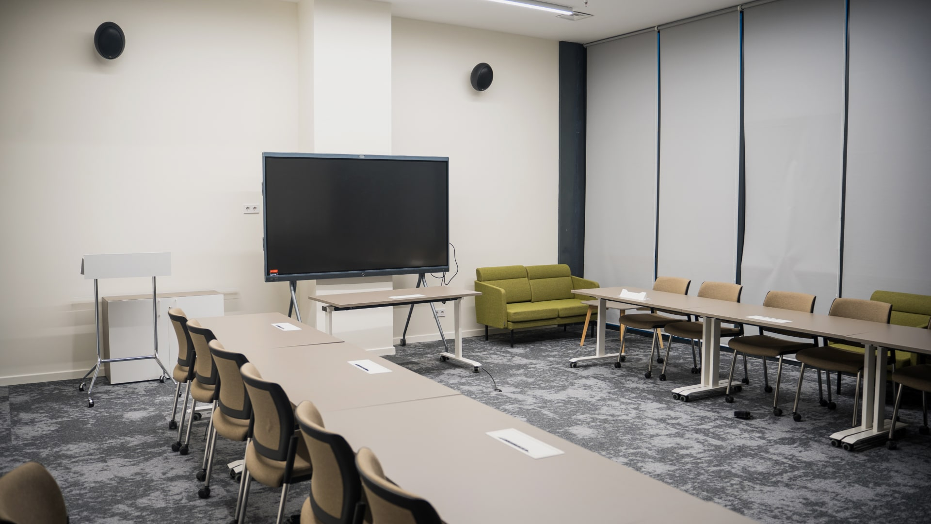 Конференц-залы с MeetingBoard с экраном